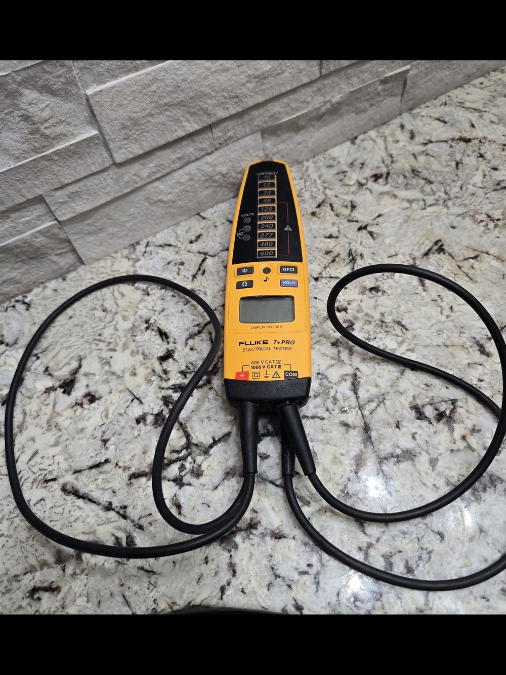 Fluke T+ PRO Yellow Electrical Tester - Voltage & Continuity Detector
